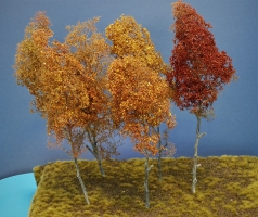 Modell Bume, Baumgruppe aus 5 Herbstlaub Bumen, 25 - 29 cm