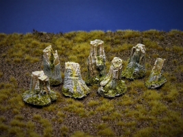 Set 2, Baumstmme, Stumpen, Wurzeln, coloriert und bemoost, 1:35